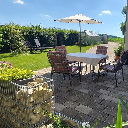 Ruhig Gelegene Ferienwohnung Im Gruenen Mit Terrasse Und Kleinem Garten Rotthalmuenster Dış mekan fotoğraf