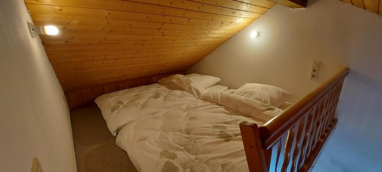 Ruhig Gelegene Ferienwohnung Im Gruenen Mit Terrasse Und Kleinem Garten Rotthalmuenster Dış mekan fotoğraf