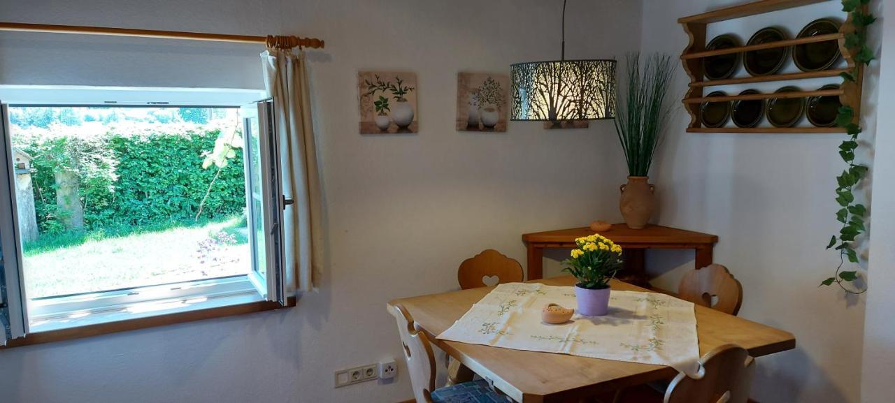 Ruhig Gelegene Ferienwohnung Im Gruenen Mit Terrasse Und Kleinem Garten Rotthalmuenster Dış mekan fotoğraf